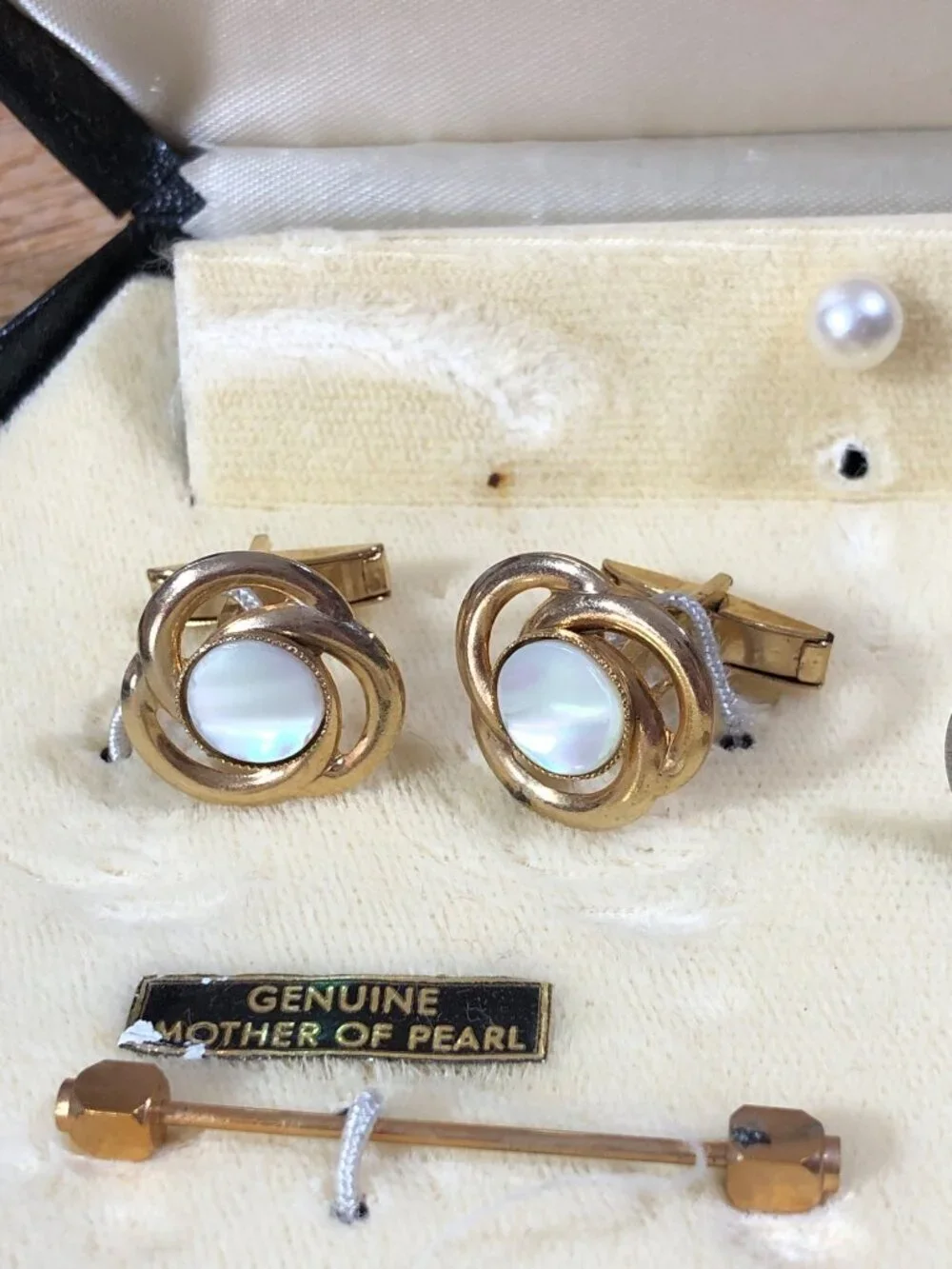 Vintage Stacy Cufflinks Tie Clips Set Mother Of Pearl Rhinestone Details Mens